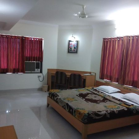 Hotel Galaxy Surat Luaran gambar