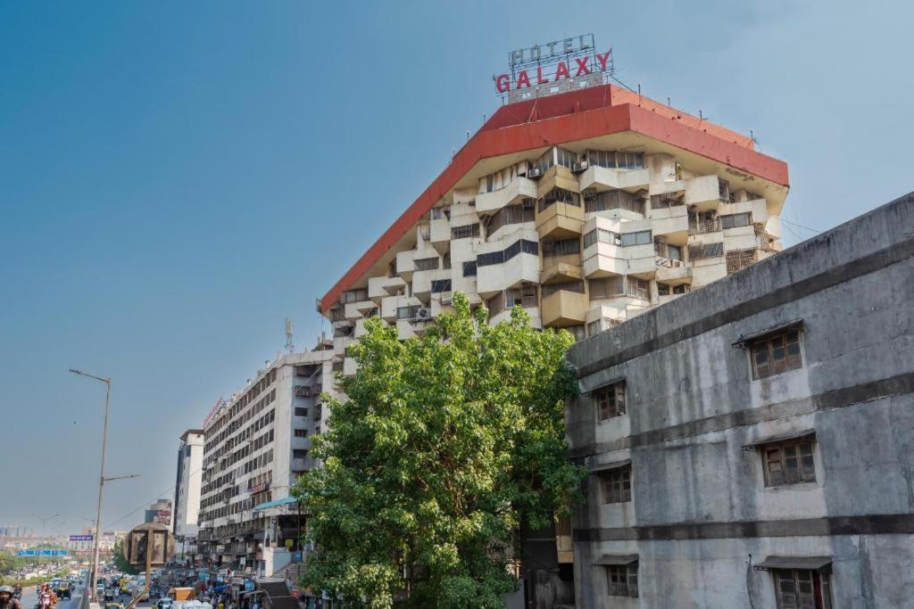 Hotel Galaxy Surat Luaran gambar