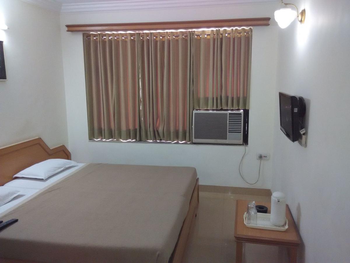 Hotel Galaxy Surat Luaran gambar