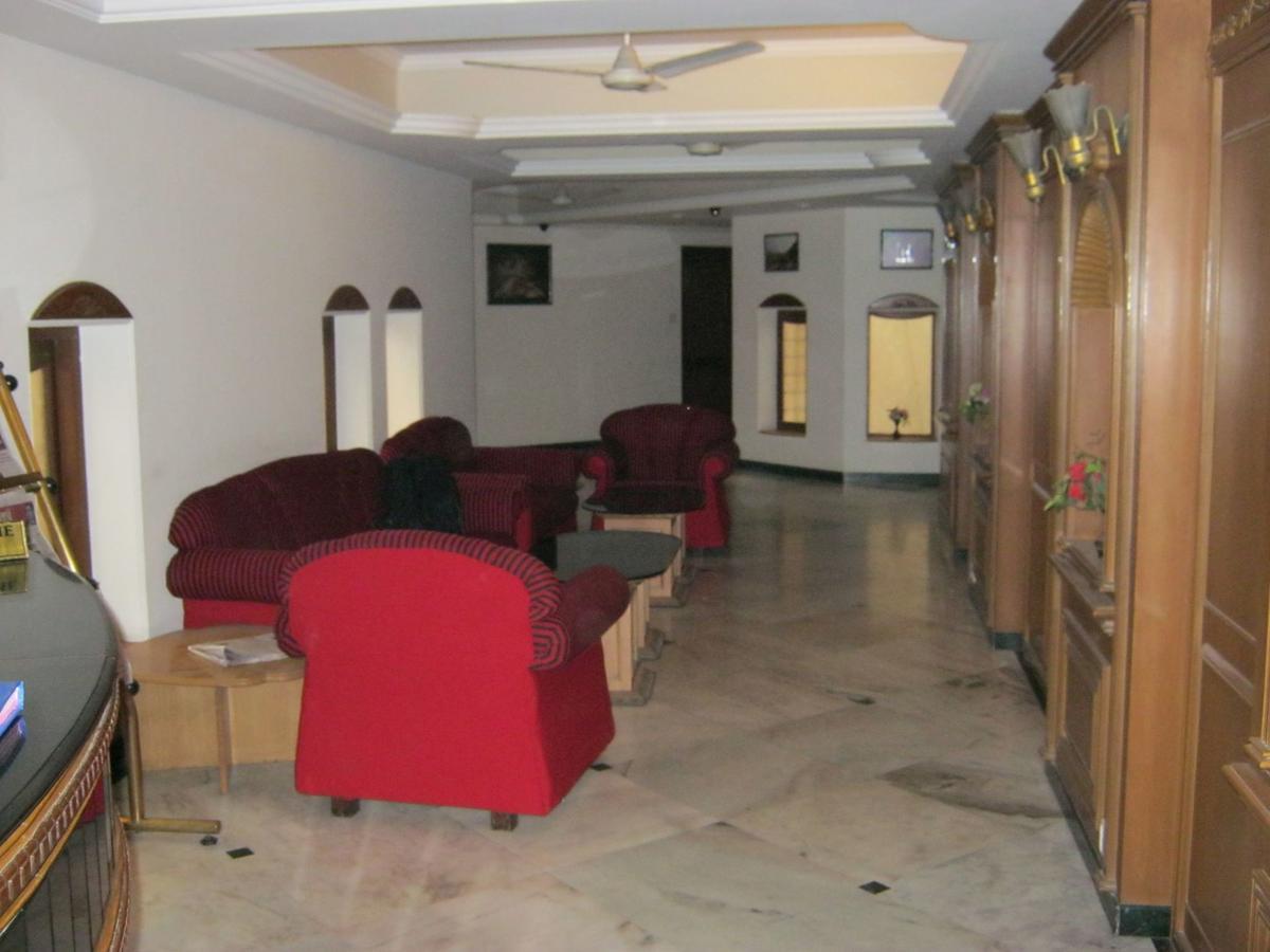 Hotel Galaxy Surat Luaran gambar