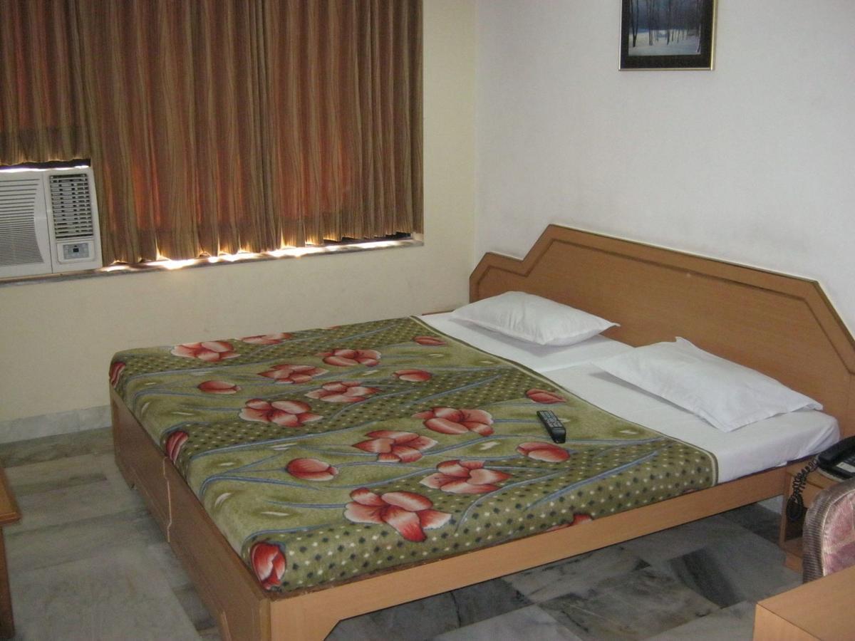 Hotel Galaxy Surat Luaran gambar