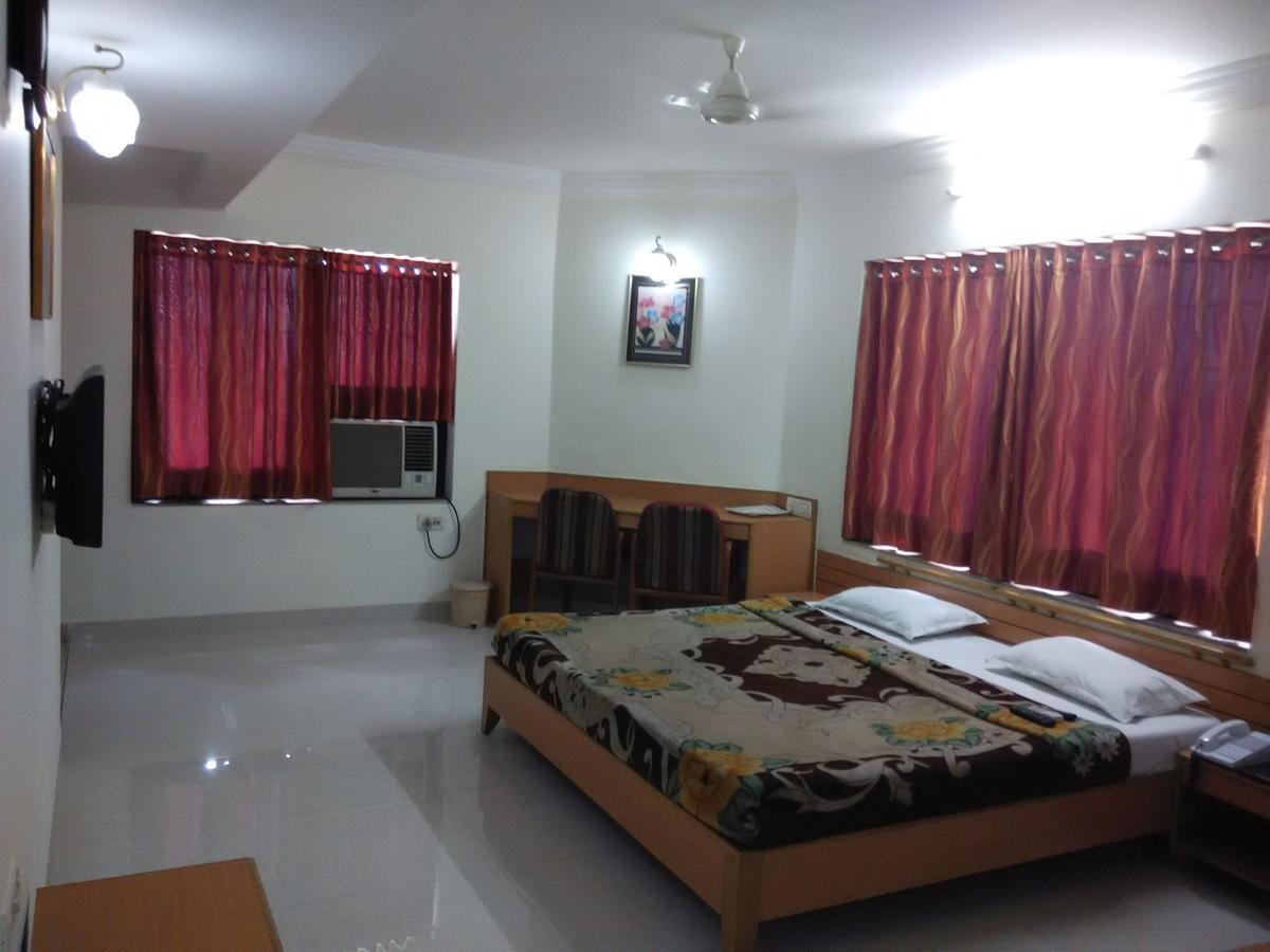 Hotel Galaxy Surat Luaran gambar