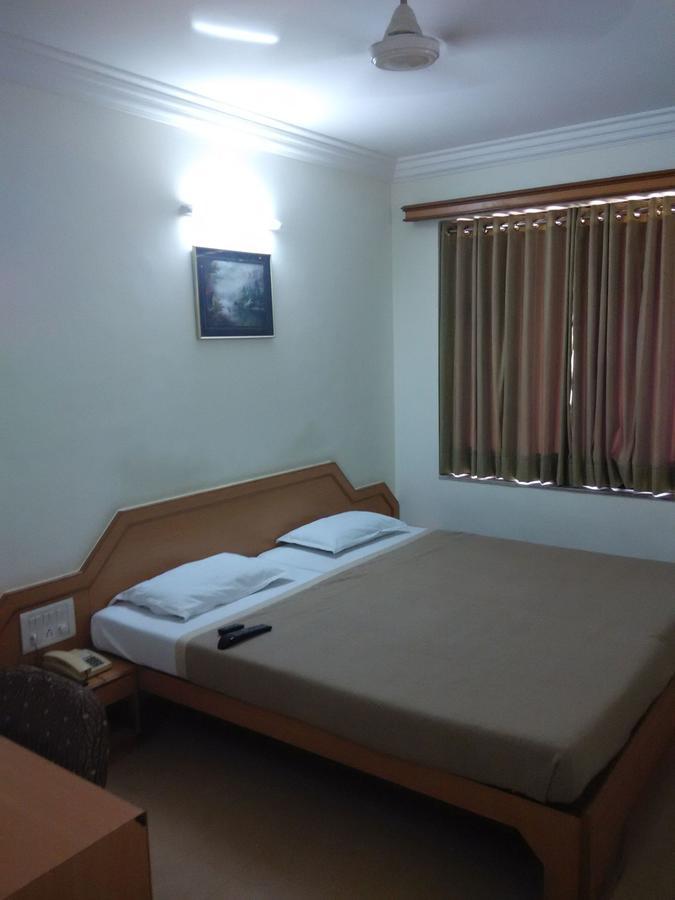 Hotel Galaxy Surat Luaran gambar