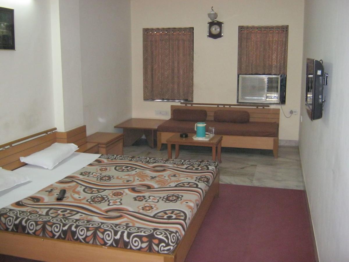 Hotel Galaxy Surat Luaran gambar