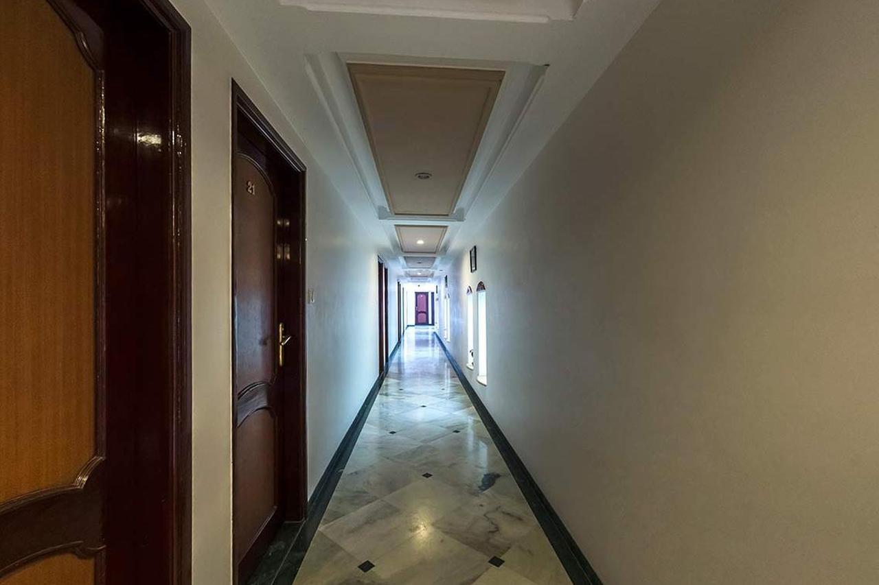 Hotel Galaxy Surat Luaran gambar