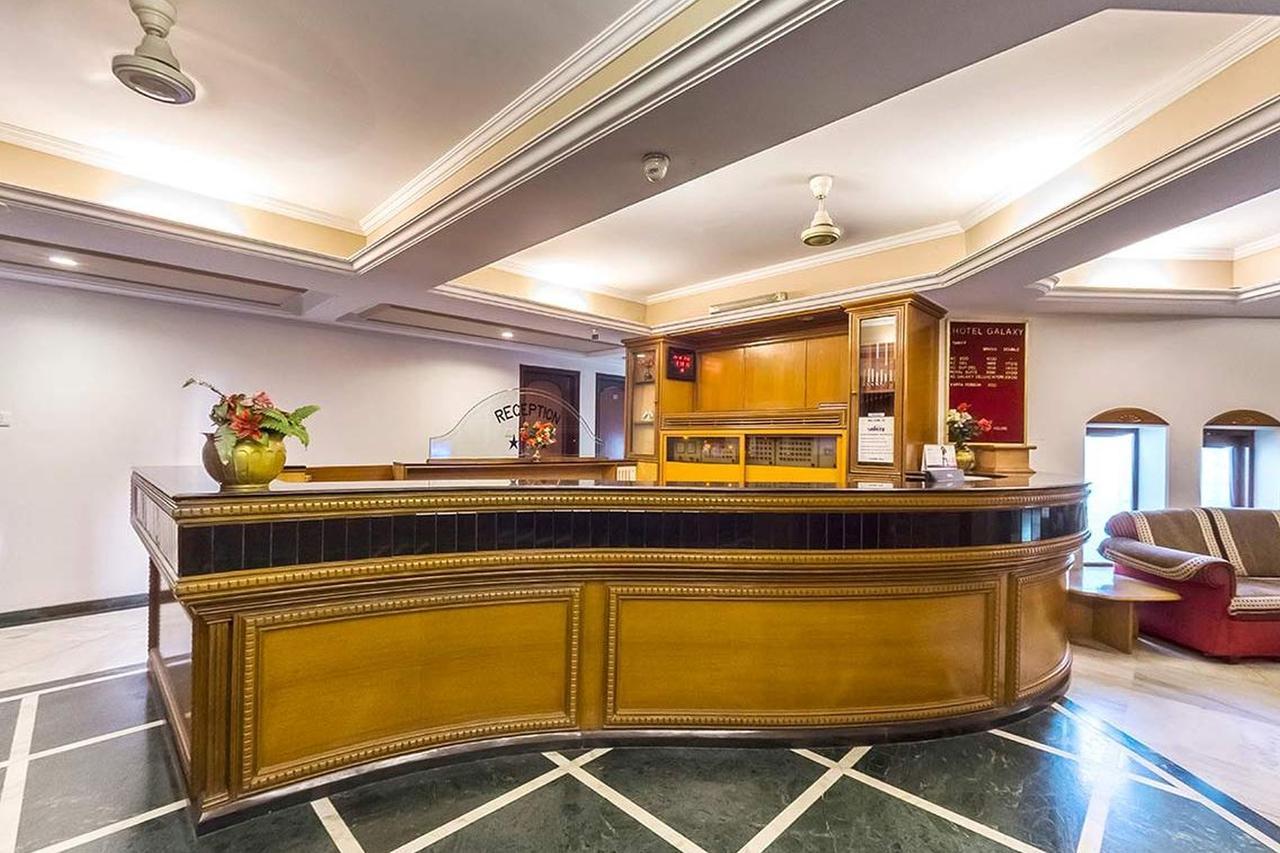 Hotel Galaxy Surat Luaran gambar